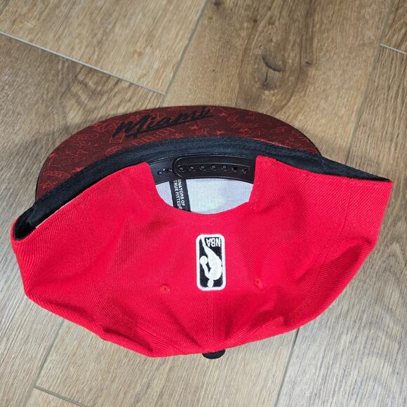 New Era 9Fifty Snapback Miami Heat Hat Red Black NBA Hardwood Classics Cap Strap - Picture 2 of 7